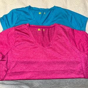 Set of 2 tops pink blue 0X Plus Xersion EUC workout exercise stretch